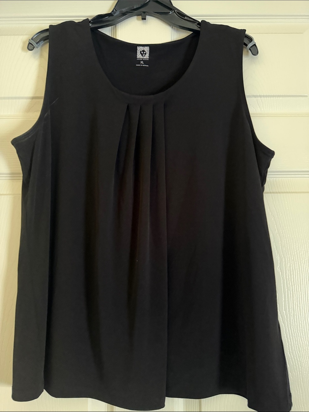 Anne Klein Black Sleeveless Pleated Tank Top